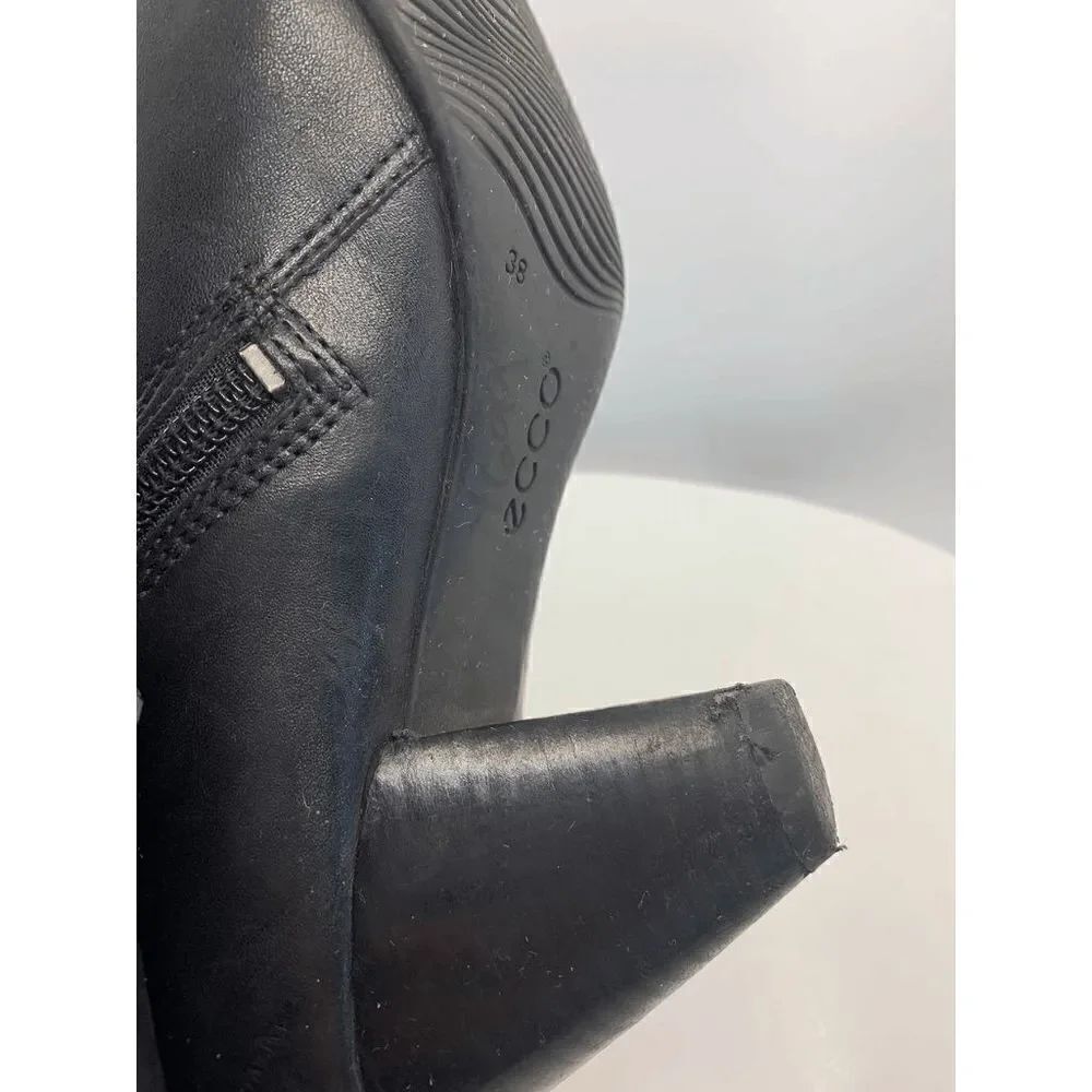 ECCO Black Boot - Picture 10 of 10